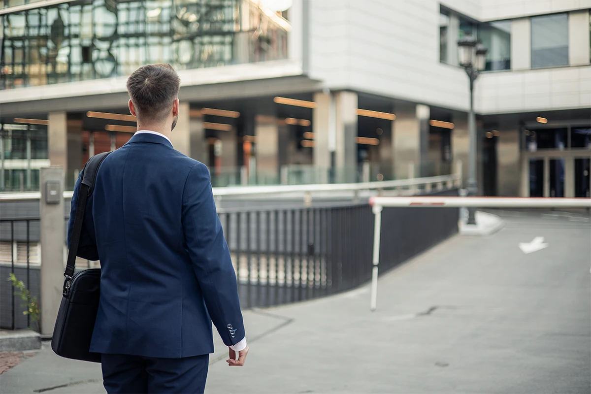 Featured image for “Opdrachtgevers willen werknemer niet: ontslag”